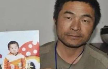 Kinez pronašao otetog sina nakon 24 godine: Prešao preko 500.000 km motorom do njega