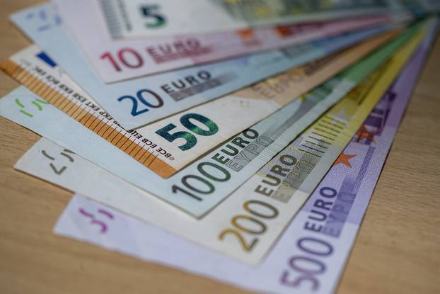 Hrvatska od 1. siječnja 2023. uvodi euro