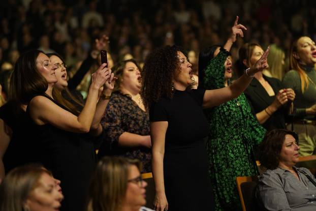 Zagreb: Adi Sose održao koncert u rasprodanoj dvorani Lisinski