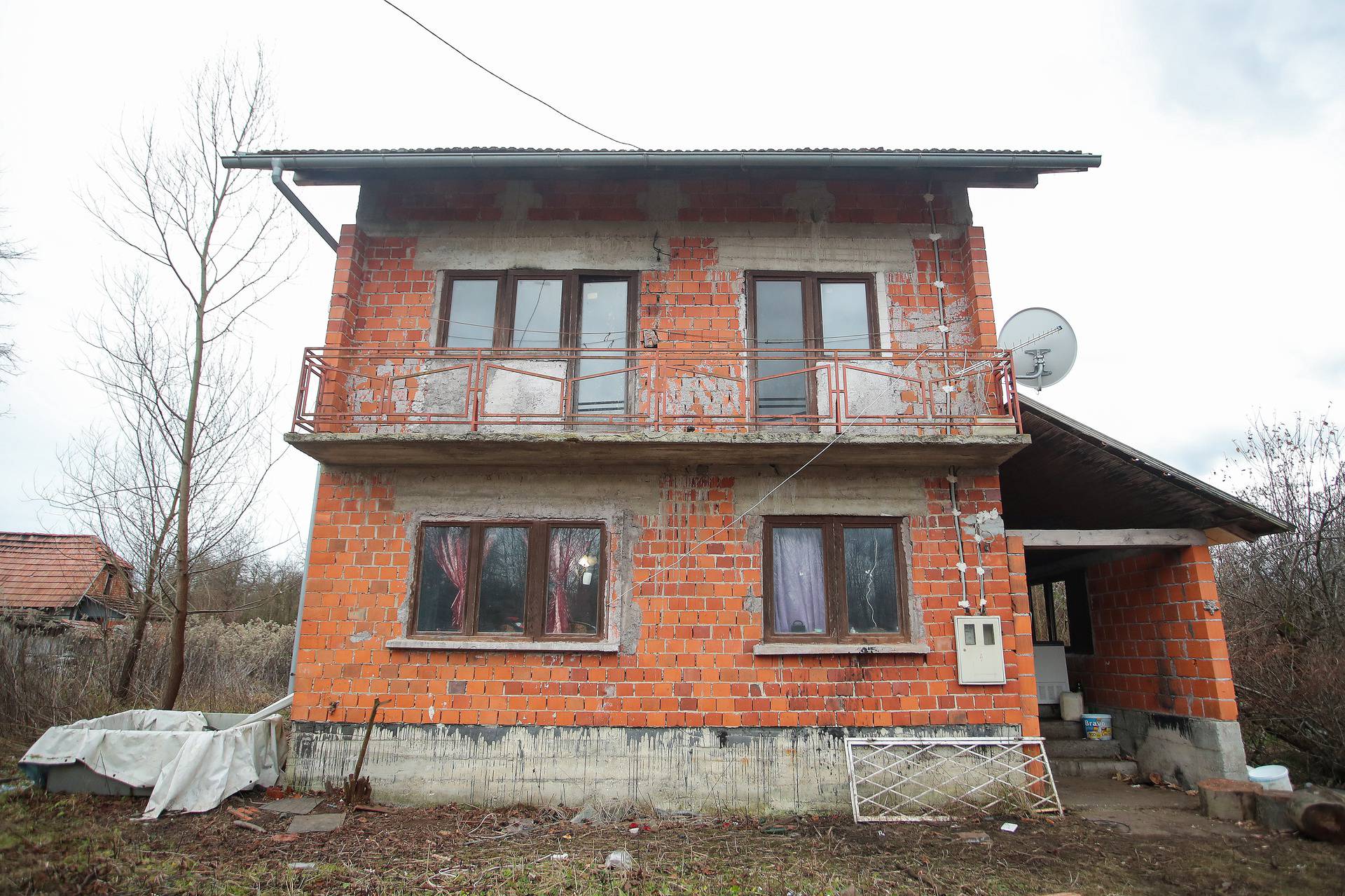 Mile je poginuo u potresu. Dan prije rekao nam je: 'Bojim se...' Pas ga je čekao ispred ruševine