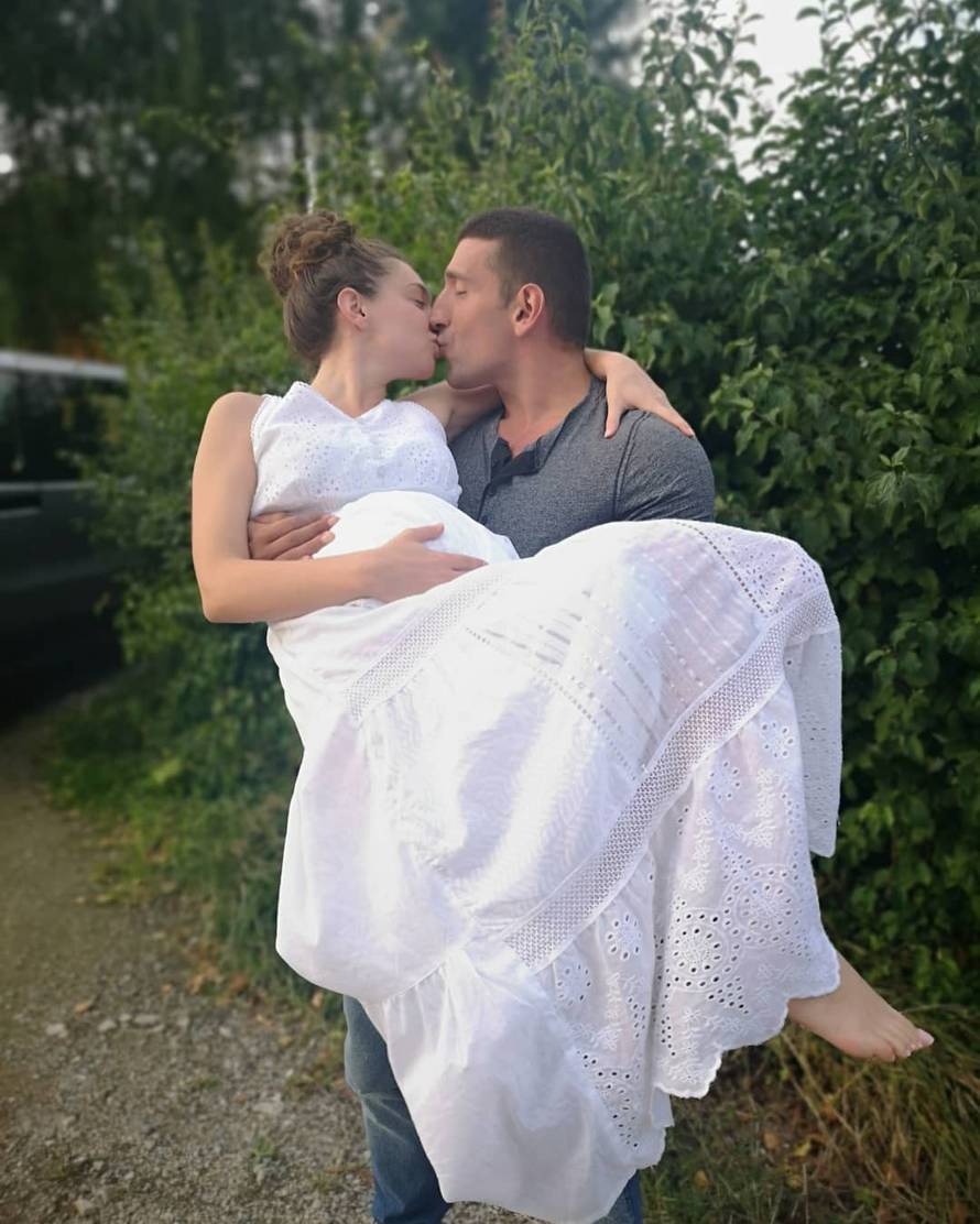 Elizabeta Brodić: 'Dečko nije ljubomoran na tuđe poljupce'