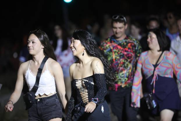 Split: Dolazak partijanera na drugu večer Ultra Europe festivala 2025.