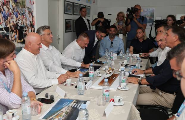 Metković: Plenković se sastao s predsjedništvom Udruge lađara Neretve