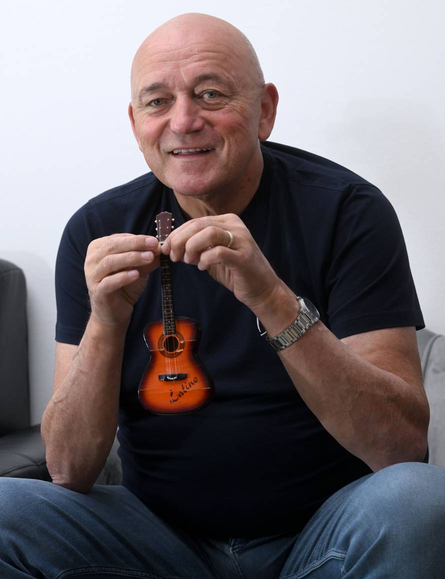 Zagreb: Pjevač Željko Krušlin