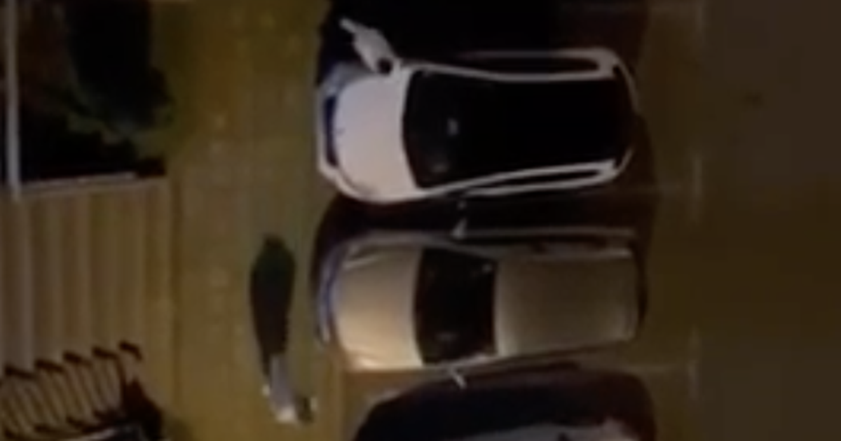 Snimka iz BiH: Varao ženu sa studenticom, ona ga uhvatila i proganjala po parkingu Snimka iz BiH: Varao ženu sa studenticom, ona ga uhvatila i proganjala po parkingu