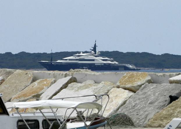 Mali Brijuni: Bill Gates i njegova jahta Alfa Nero usidreni su na Brijunima