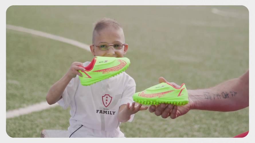 VIDEO Dječak s rijetkom bolešću upoznao idola Mandžu: Gledao sam kad si zabio gol Englezima