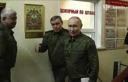 Putin se u vojnoj uniformi pojavio u Kursku: 'Vratili smo 86 posto ruskog teritorija'