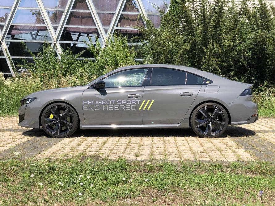 Testirali smo najsnažniji i najbrži Peugeot u povijesti, nije takav kakvim se na prvu čini