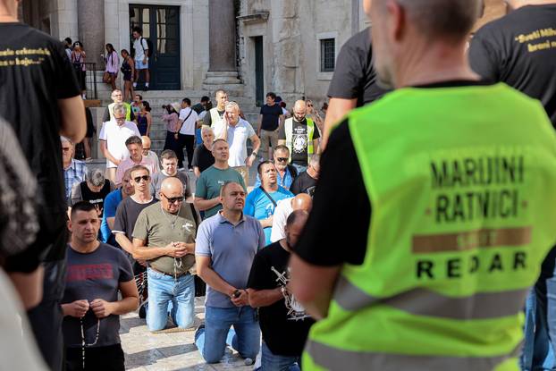 Split: Molitva krunice na Peristilu