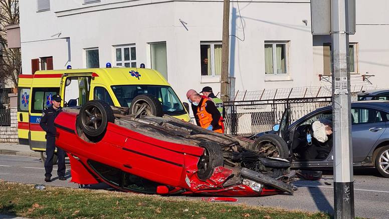 Prometna nesreća kod okretišta Prečko: 'Dvoje ljudi zatražilo je pomoć liječnika, strašno...'