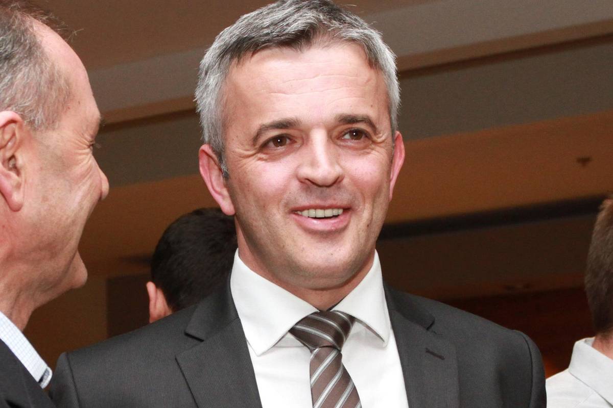 Mladen Pavić: U zadnja tri dana Petrinja dobila 80 kontejnera
