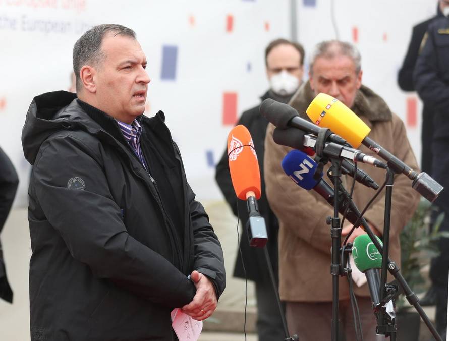 Plenković i Milanović: 'Držite distancu i nemojte paničariti'