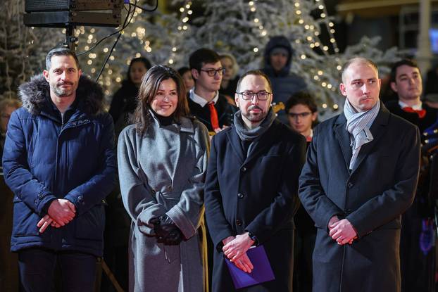 Zagreb: Paljenje prve adventske svijeće