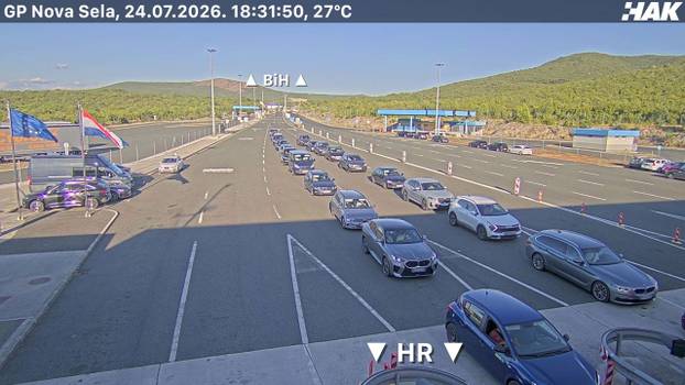 FOTO Kolone na  cesti. Zbog nesreće se vozi jednom trakom