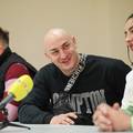 Goran Bare i Majke u Londonu, a nama Ace, Prije, Desingerica
