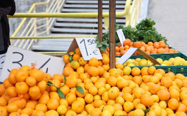 Šibenik: Ponuda na šibenskoj tržnici
