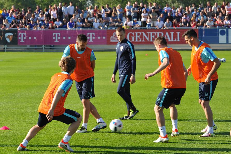 Međimurci uz 'vatrene': Čak 5 tisuća ljudi na prvom treningu