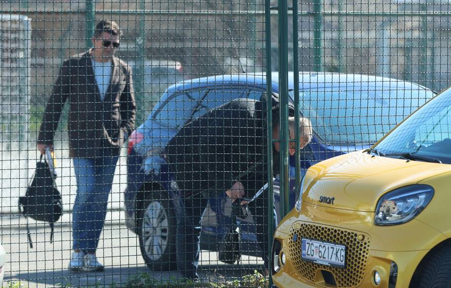 Zagreb: Policijski očevid u Dubravi gdje je jutros došlo do pucnjave