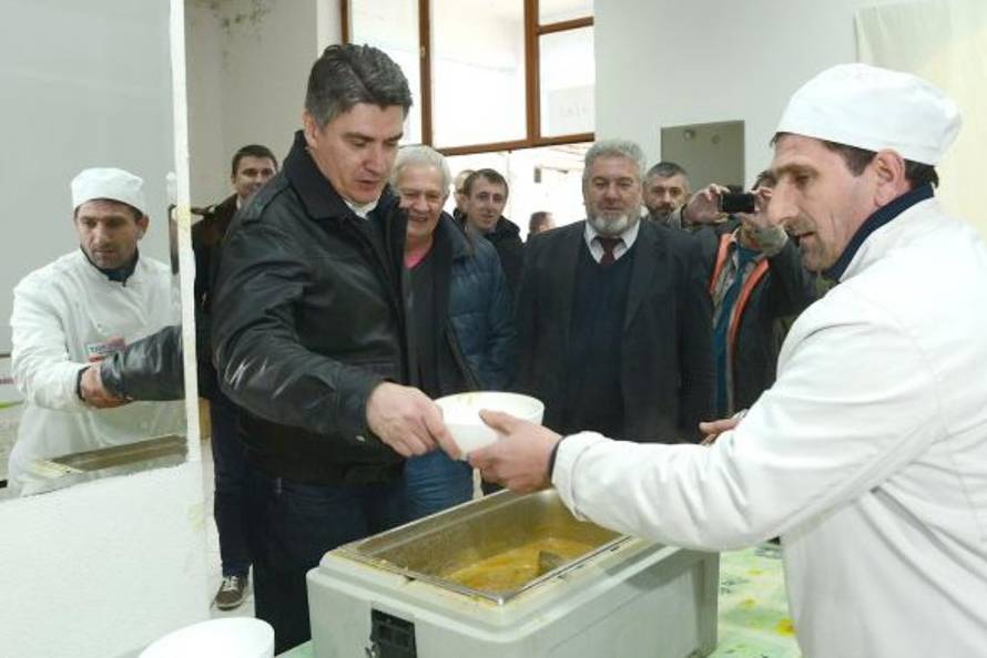 screenshot/twitter/vlada