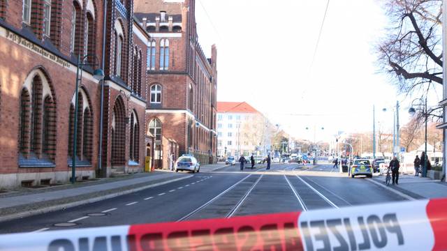 Post office building evacuated due to bomb threat