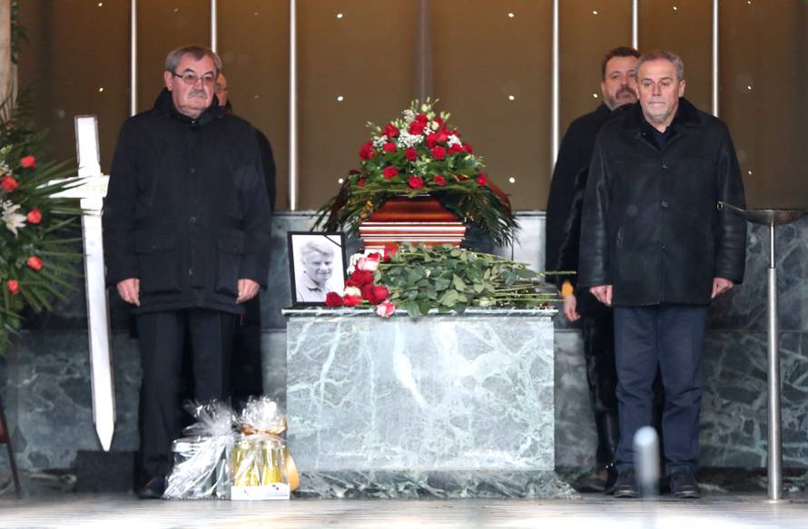 Oproštaj od oca uz tamburaše: Marko je jedva susprezao suze