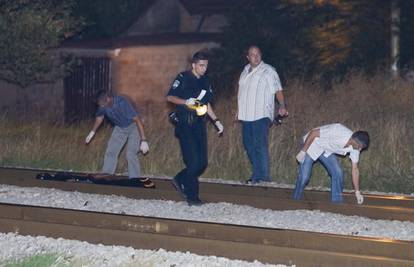 Zagreb: Nepoznati mladić se bacio pod jureći vlak