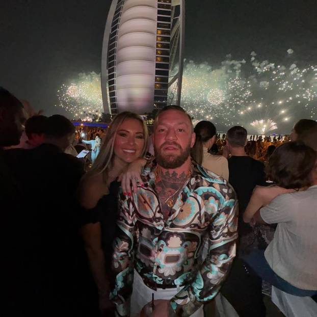 FOTO Dok je bio nitko, ona ga je uzdržavala. Sad silovatelj Conor McGregor vara ženu gdje stigne