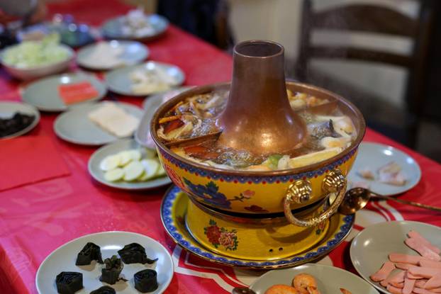 Zagreb: Kineski restoran i čajana Jing Yuan Teahouse u Gajnicama