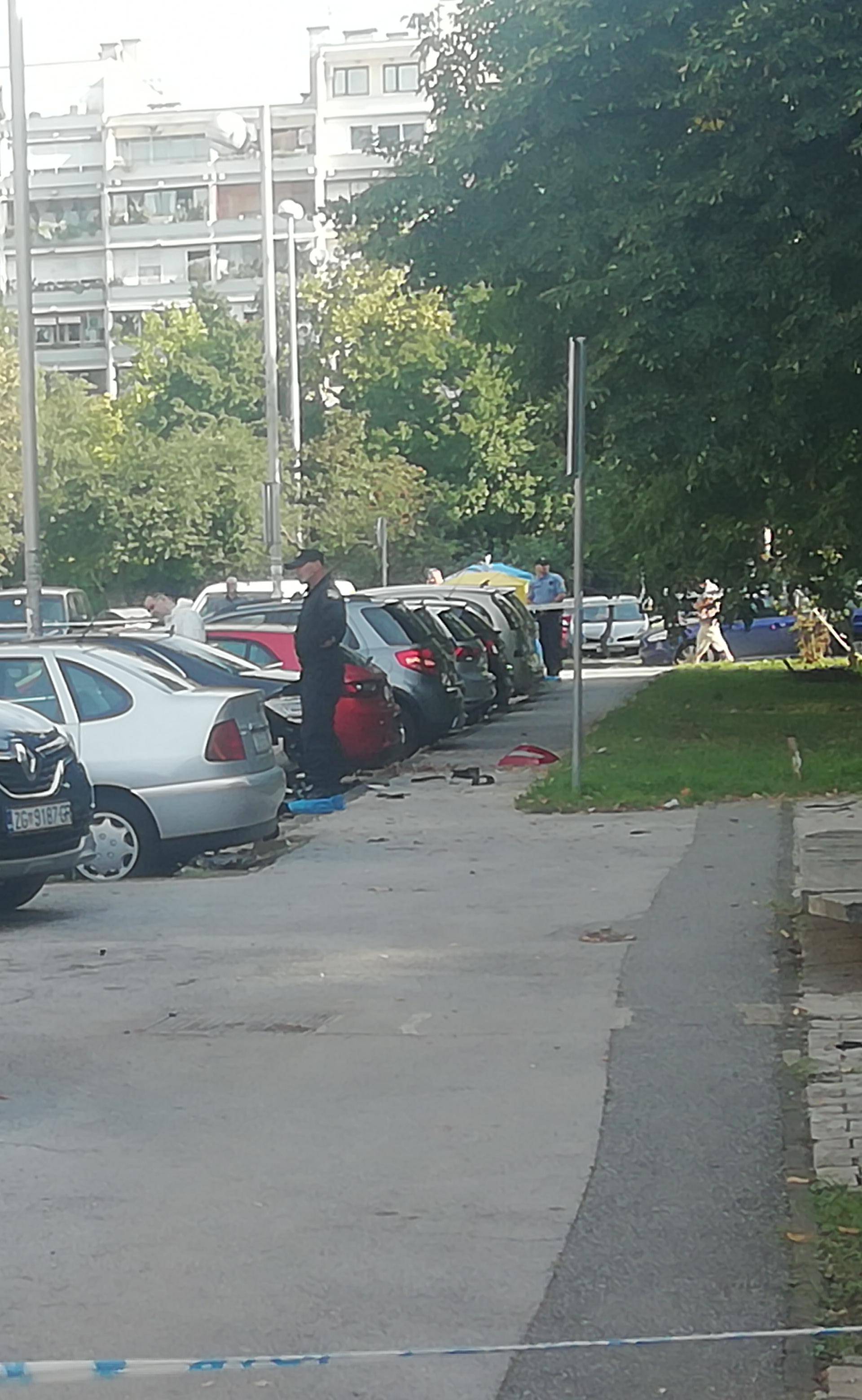 U Dugavama eksplodirao auto parkiran na invalidskom mjestu