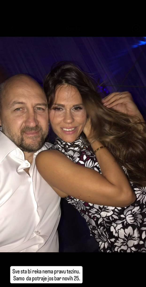 FOTO Viktorija i Dino Rađa imali srebrni pir: 'Još bar novih 25..'