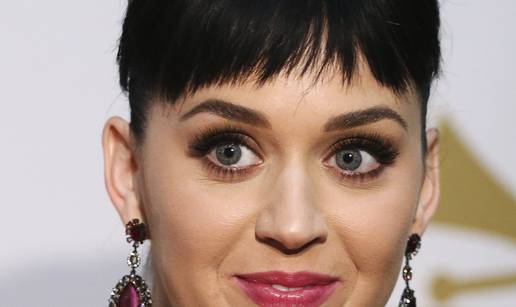 Katy Perry kupila suradnicima nove aute za 2,5 milijuna kuna