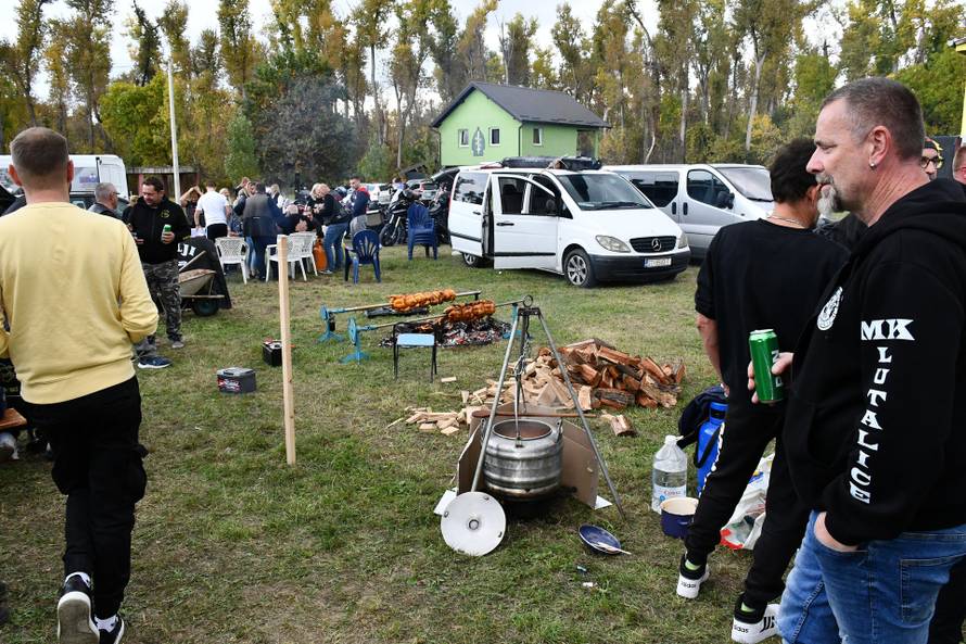 Drama u Slavonskom Brodu: 'Umjesto pečenke, na ražanj smo stavili janjca. I tunu...'