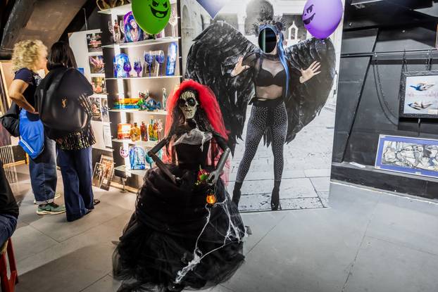 Split: Otvorenje “Vampirica Olja Museuma”