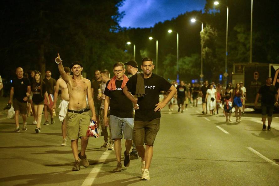 Zagreb: Završio je koncert Marka Perkovića Thompsona, kolone ljudi idu s hipodroma