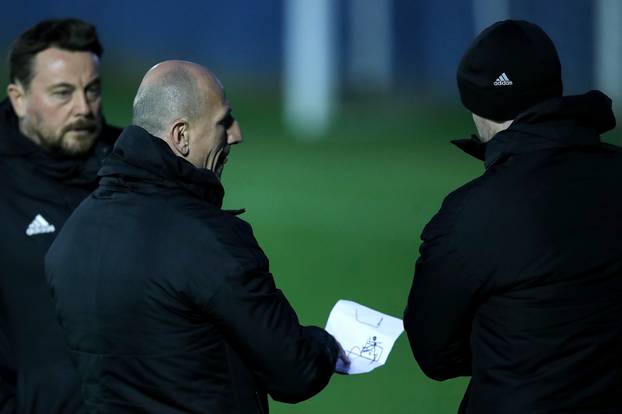 Dinamo odradio večernji trening uoči sutrašnje utakmice s Tottenhamom