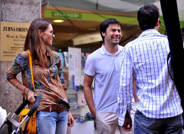 Zagreb: Josip Šimi? sa suprugom Vlatkom i sinom Jakovom u šetnji gradom