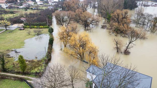 Mostar: Pogled iz zraka na poplavljena područja uz rijeku Bunu