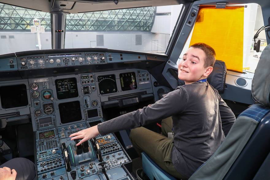 [TOP 3 VIJESTI DANA] Najveća želja autističnog dječaka Jana Balića je sjesti u avion: Želja mu se ispunila