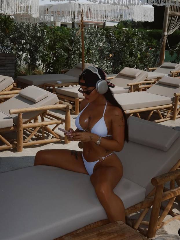 FOTO Zgodna Džehvy oduševila fanove objavom: 'Let's do it'