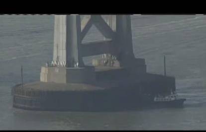 Tanker za prijevoz nafte udario u Bay Bridge u San Franciscu