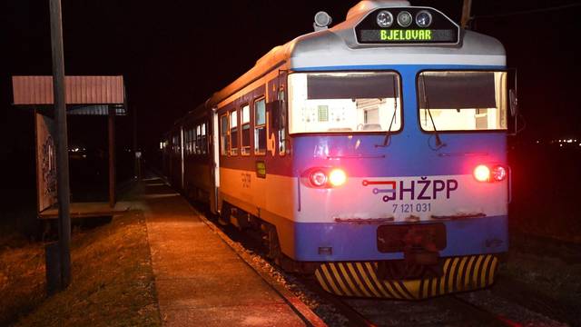 Bjelovar: Vlak naletio na automobil, nema ozlijeđenih