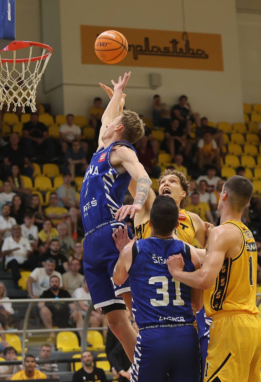 Split: Druga utakmica polufinala doigravanja za košarkaškog prvaka Hrvatske: KK Split - KK Cibona