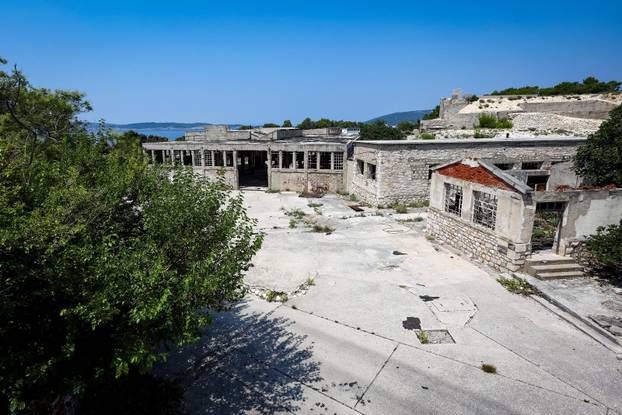 Goli otok je nekada bio zatvor za političke zatvorenike, koji je djelovao između 1949. i 1956.