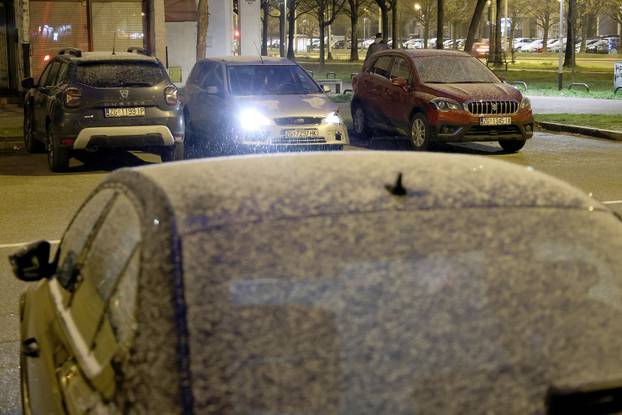 Zagreb: Slab snijeg pada na istoku grada