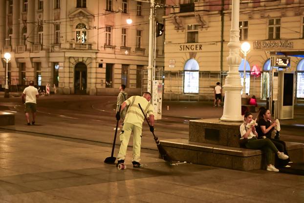 Zagreb: Čišćenje trga nakon gledanja utakmice