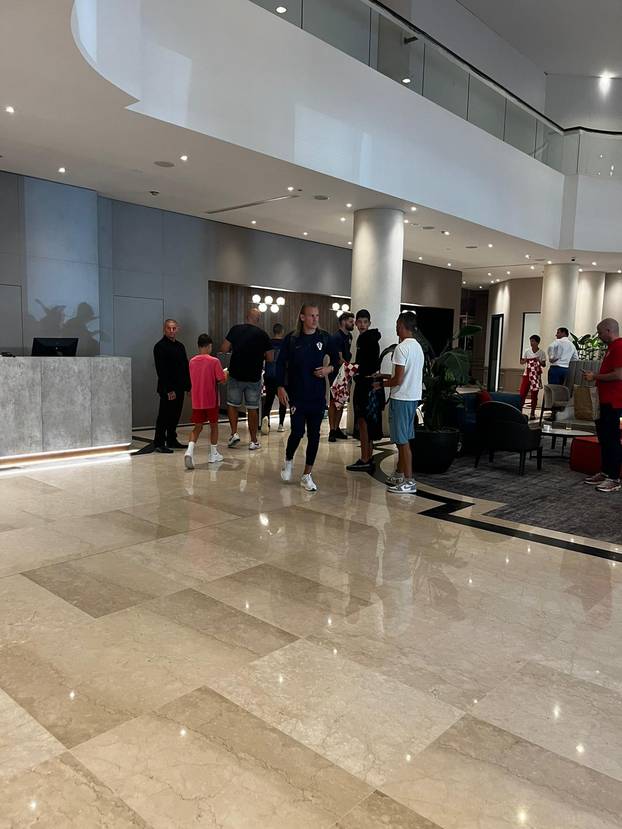 VIDEO Pogledajte susret Luke Modrića i policajca u Sheratonu