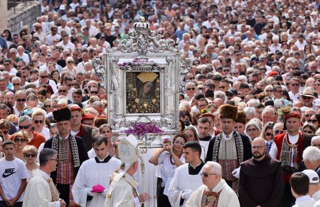 Sinj: Procesija i misa povodom blagdana Velike Gospe