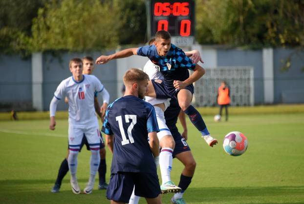 Rovinj: Susret U-19 reprezentacija Hrvatske i Farskih otoka u kvalifikacijama za EP 2024.