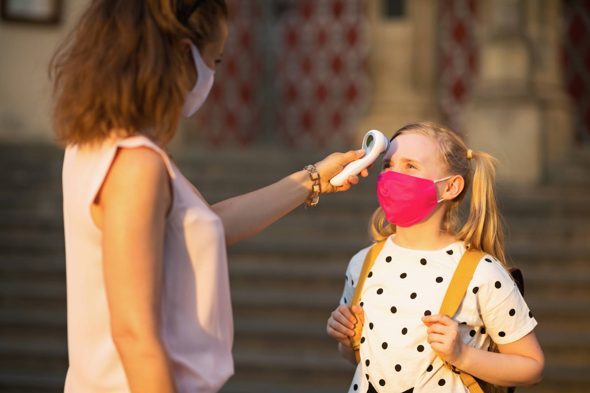 Skinite maske djeci: Stvari se gotovo ne pomiču s mjesta, no je li radikalizam rješenje?